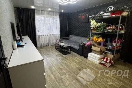 Продам 3-х кімнатну квартиру, Дергачевский р-н, Солоницевка пгт., Код: 815123/1