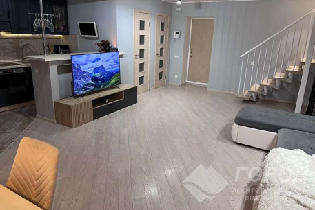 Продам 4-х кімнатну квартиру, Центр, Код: 815152/2