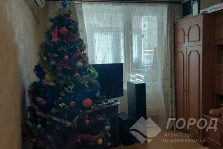 Продам 2-х кімнатну квартиру, ХТЗ, Хролы пос., Код: 815290/1