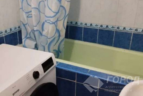 Продам 2-х кімнатну квартиру, Центр, Код: 815354/1