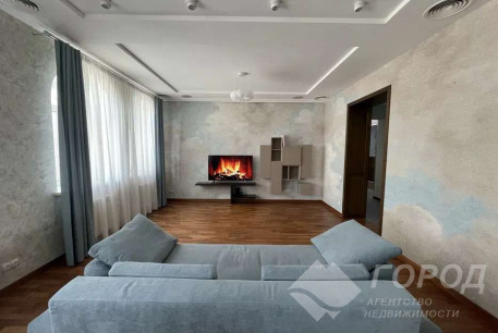 Сдам 5-и кімнатну квартиру, Центр, Код: 815410/1