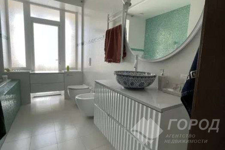 Сдам 5-и кімнатну квартиру, Центр, Код: 815410/1