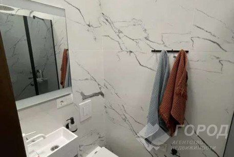 Сдам 5-и кімнатну квартиру, Центр, Код: 815410/1