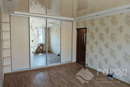 Продам 2-х кімнатну квартиру, Рогань, Докучаевское, Код: 815413/1