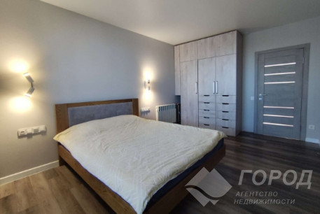 Продам 3-х кімнатну квартиру, Новые дома, Маршала Жукова метро (Дворец спорта), Код: 815563/1