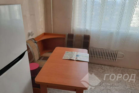 Сдам 2-х кімнатну квартиру, Рогань, Код: 815647/1