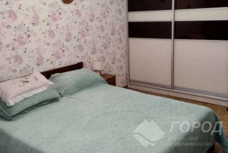 Продам 2-х кімнатну квартиру, Центр, Код: 815685/1