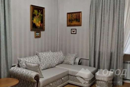 Продам 2-х кімнатну квартиру, Центр, Код: 815685/1