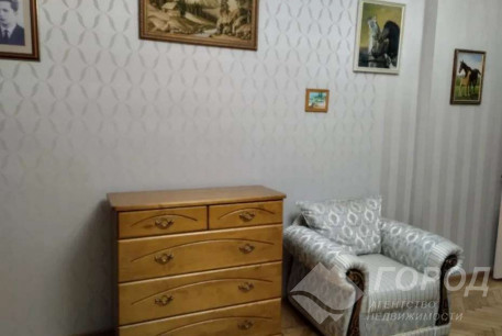 Продам 2-х кімнатну квартиру, Центр, Код: 815685/1