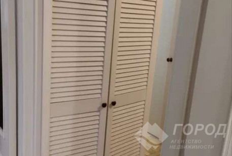 Продам 2-х кімнатну квартиру, Центр, Код: 815685/1