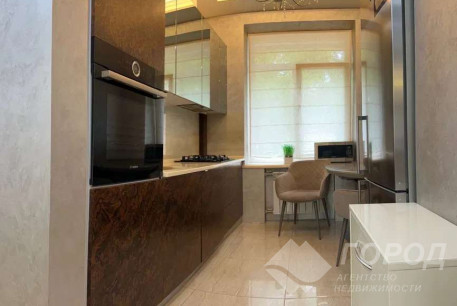 Продам 2-х кімнатну квартиру, Сосновая Горка, Научная метро, Код: 815804/1