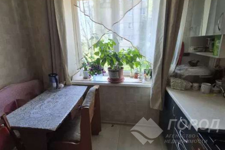 Продам 3-х кімнатну квартиру, Рогань, Код: 815856/1