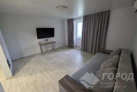 Продам 3-х кімнатну квартиру, Дергачевский р-н, Солоницевка пгт., Код: 815921/1