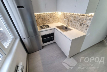 Продам 2-х кімнатну квартиру, Гагарина проспект, Метростроителей метро, Код: 816217/1