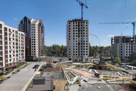Продам 4-х кімнатну квартиру в новобудові, Центр, Код: 816447/1
