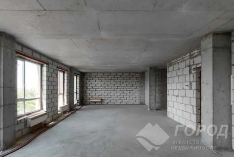 Продам 4-х кімнатну квартиру в новобудові, Центр, Код: 816447/1