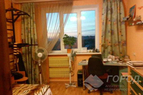 Продам 4-х кімнатну квартиру, Рогань, Роганский ж/м, Код: 816485/1