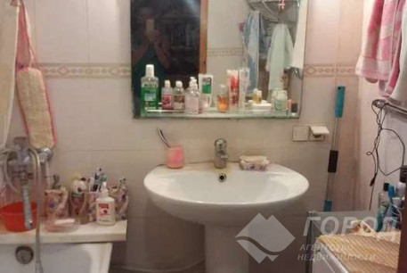Продам 4-х кімнатну квартиру, Рогань, Роганский ж/м, Код: 816485/1