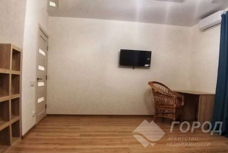 Продам 1-кімнатну квартиру в новобудові, ХТЗ, ХТЗ метро, Код: 816548/1