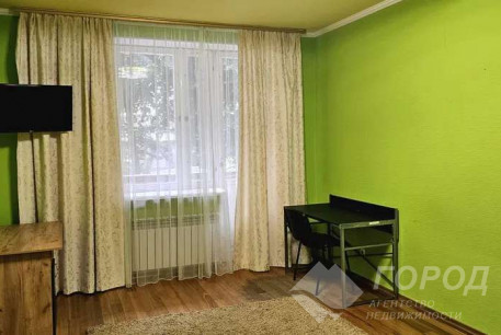 Продам 3-х кімнатну квартиру, Центр, Ярослава Мудрого пл., Код: 816713/1