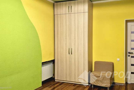 Продам 3-х кімнатну квартиру, Центр, Ярослава Мудрого пл., Код: 816713/1