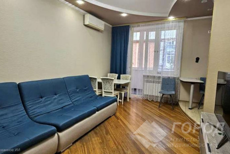 Продам 3-х кімнатну квартиру, Центр, Ярослава Мудрого пл., Код: 816713/1