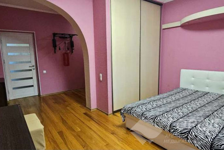 Продам 3-х кімнатну квартиру, Центр, Ярослава Мудрого пл., Код: 816713/1