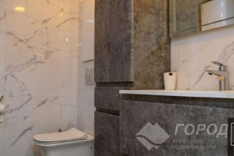 Продам 3-х кімнатну квартиру в новобудові, Центр, Код: 816923/1