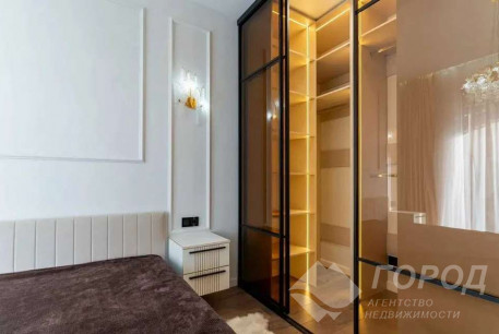 Сдам 2-х кімнатну квартиру в новобудові, Центр, Код: 817007/1