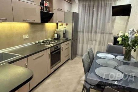 Продам 3-х кімнатну квартиру в новобудові, Гагарина проспект, Защитников Украины метро (Площадь Восстания), Код: 817147/1